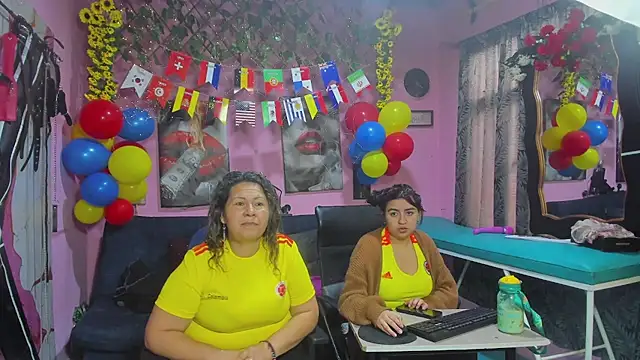 lesbiancuple webcam show