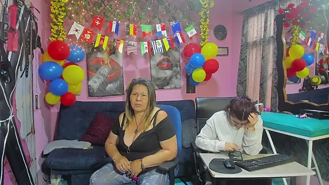 lesbiancuple's Webcam Show