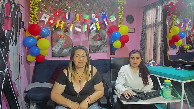 lesbiancuple's Webcam Show