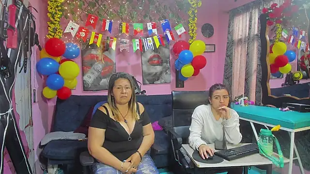 lesbiancuple's Webcam Show