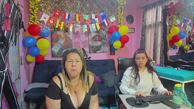 lesbiancuple's Webcam Show