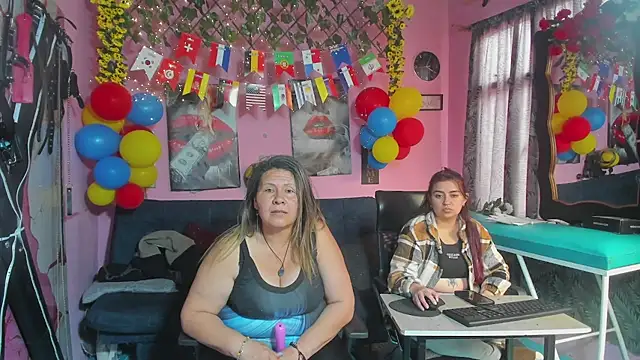 lesbiancuple webcam show
