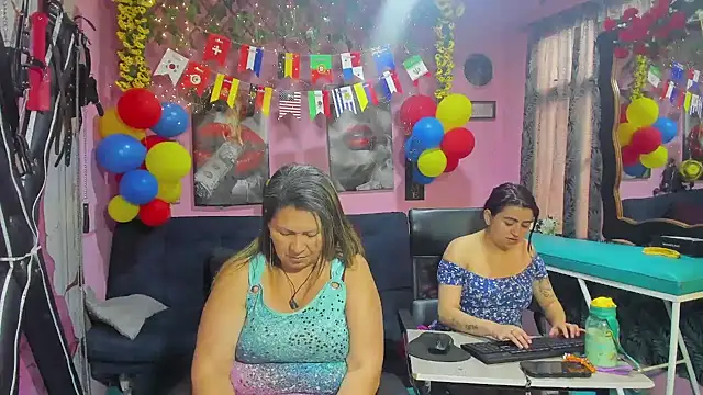 lesbiancuple's Webcam Show