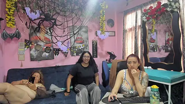 lesbiancuple: вебкам-шоу