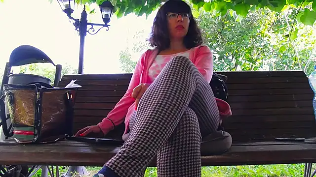 BigLabia_PublicPark's Live XXX Chat