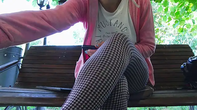 BigLabia_PublicPark Pertunjukan Webcam