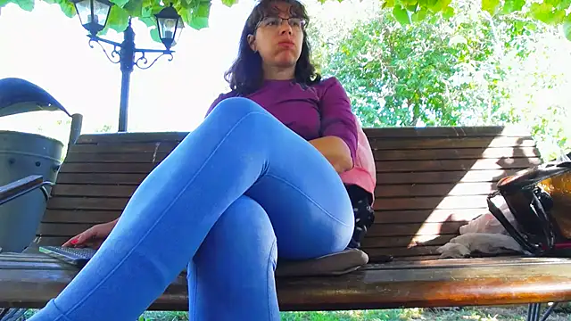 PublicBigLabiaMelly Webcam show