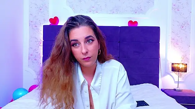 Chat +18 de KarinaNoir ao vivo
