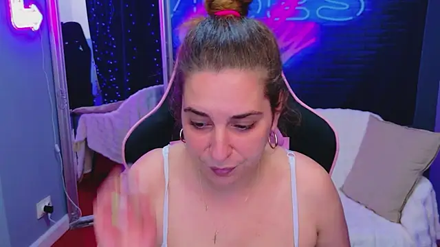 KarinaNoir's Live XXX Chat