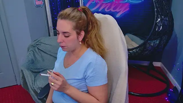 KarinaNoir's Live XXX Chat