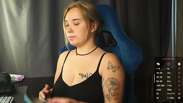 Sandra_SW_ Webcam Show