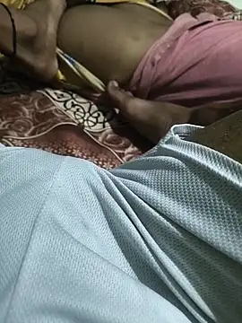 Hot_couple1999: διαδικτυακό σόου στην κάμερα