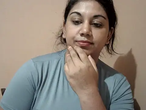 bellachow10 Chat XXX live