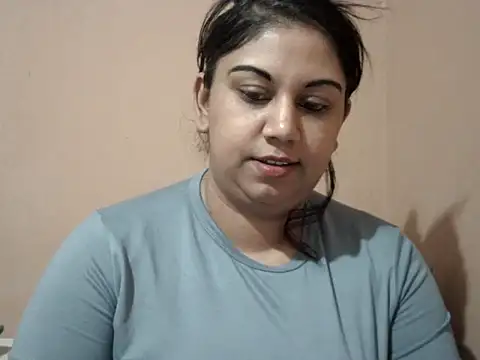 bellachow10's Live XXX Chat