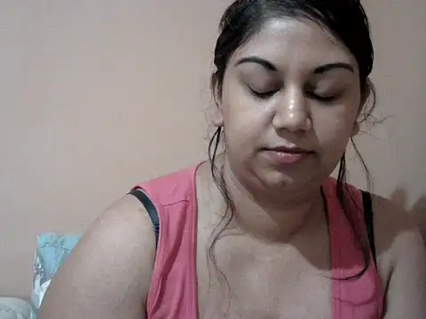 Chatroom XXX en direct de bellachow10