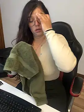 Chat +18 de kayortiiz ao vivo