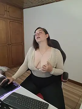Онлайн чат XXX kayortiiz
