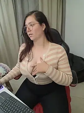 Show modela kayortiiz na web-kameri