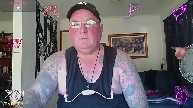 KINKYBLUEYES69's Webcam Show