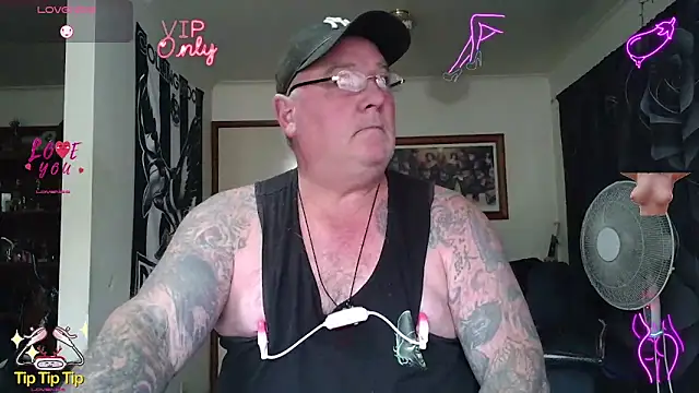 KINKYBLUEYES69 网络视讯表演