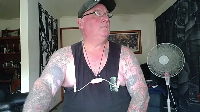 KINKYBLUEYES69 Show Webcam