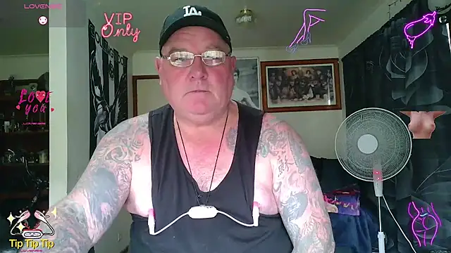 KINKYBLUEYES69 webkamerás műsora
