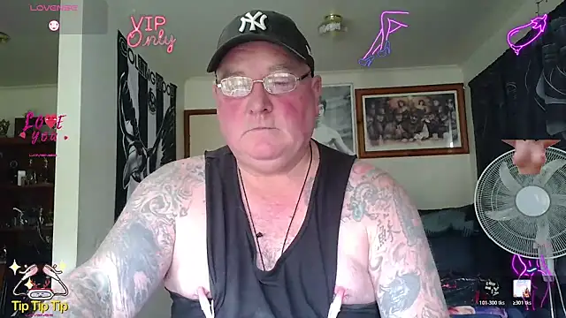 KINKYBLUEYES69 Pertunjukan Webcam