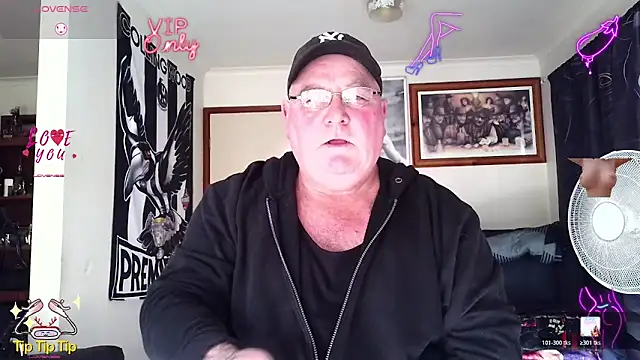 KINKYBLUEYES69's Webcam Show