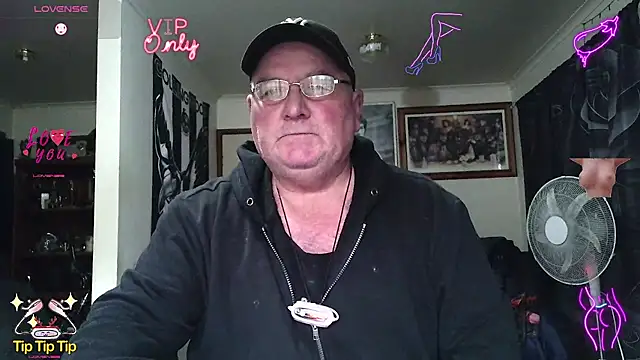 KINKYBLUEYES69 Show in webcam