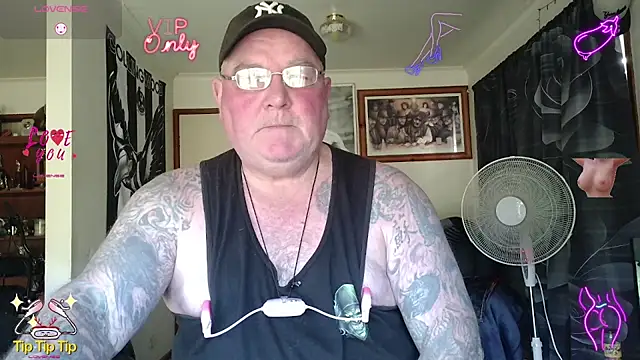 KINKYBLUEYES69のウェブカメラショー