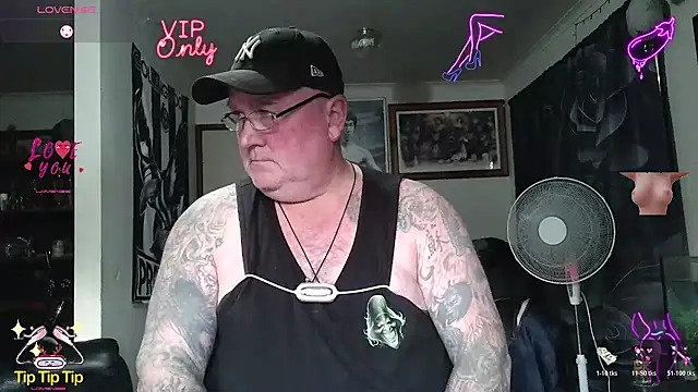 KINKYBLUEYES69 Show Webcam