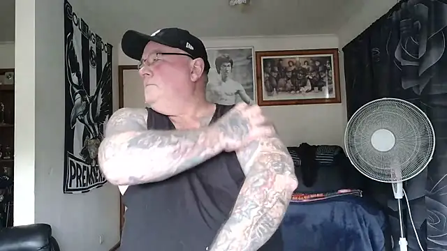 KINKYBLUEYES69 webcam show
