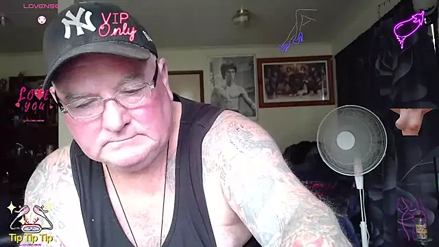 KINKYBLUEYES69 在線直播表演