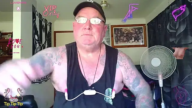 KINKYBLUEYES69 webcam show