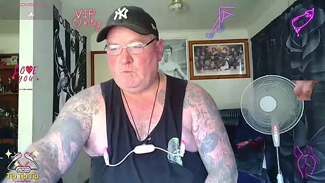 KINKYBLUEYES69 webkamerás műsora