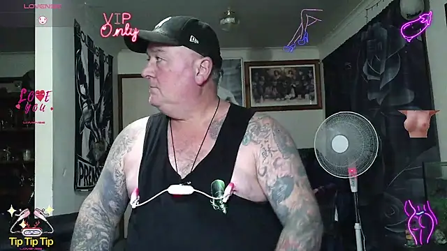 KINKYBLUEYES69's Webcam Show