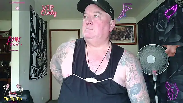 KINKYBLUEYES69 Show Webcam