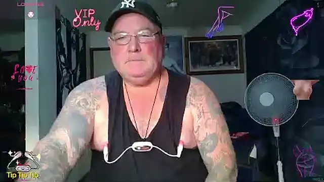 KINKYBLUEYES69's Webcam Show