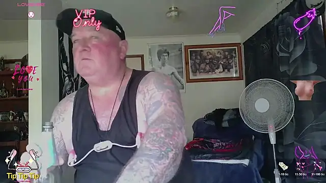 KINKYBLUEYES69 网络视讯表演