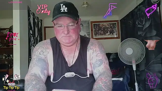 KINKYBLUEYES69's Webcam Show