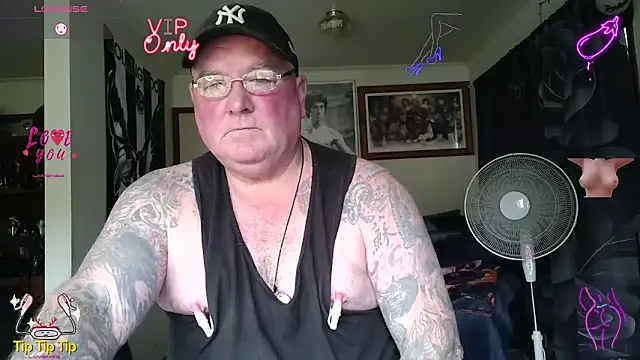 KINKYBLUEYES69's Webcam Show