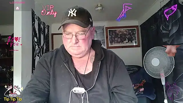 KINKYBLUEYES69 Show Webcam