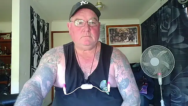 KINKYBLUEYES69 Webcam-Show