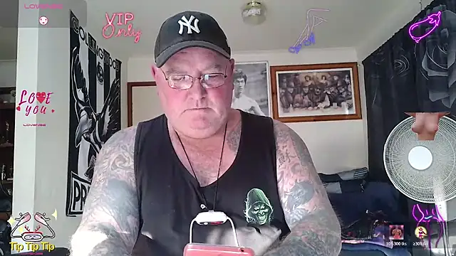 KINKYBLUEYES69のウェブカメラショー