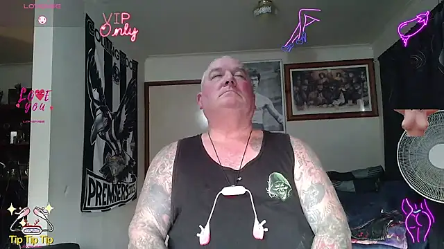 KINKYBLUEYES69 Show Webcam