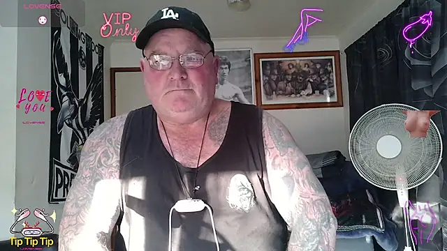 KINKYBLUEYES69 webkamerás műsora