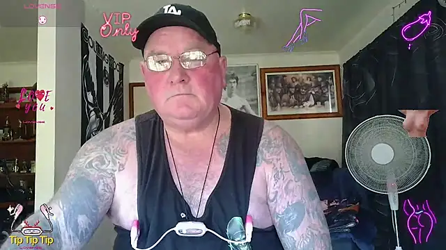 KINKYBLUEYES69のウェブカメラショー