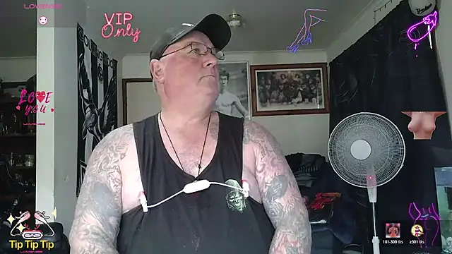 KINKYBLUEYES69's Webcam Show