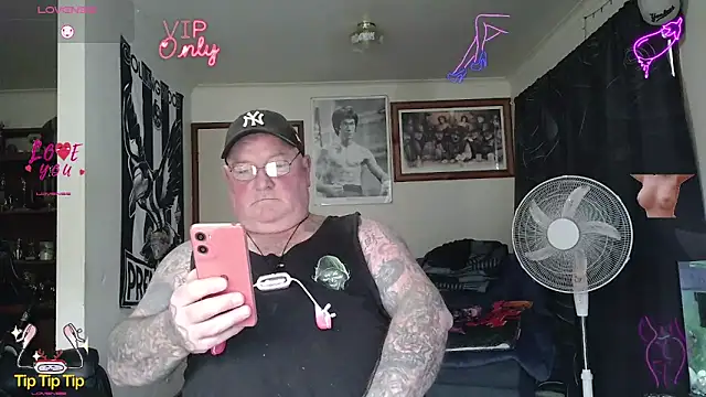 KINKYBLUEYES69 Webcam-Show