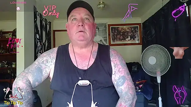 Pokazy przed kamerką – KINKYBLUEYES69